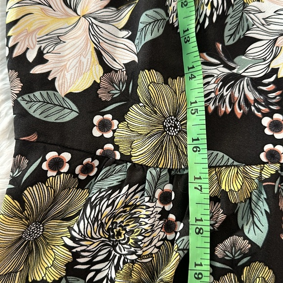 Beautiful Loft dress - Picture 6 of 7